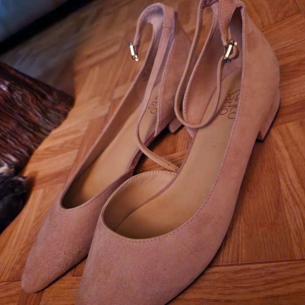 Franco sarto flat shoes
